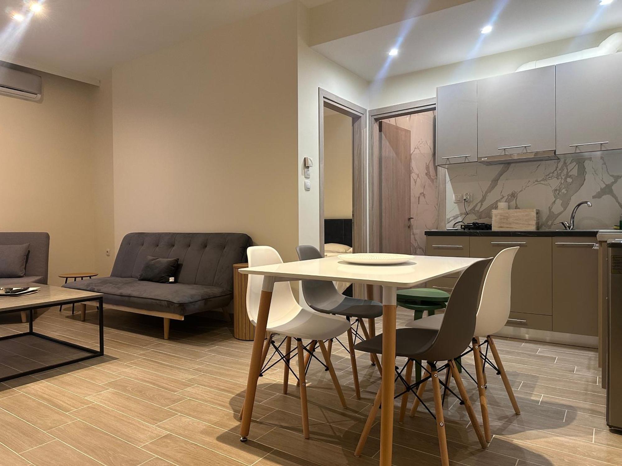 Kinfeels' Downtown Apartment Larissa