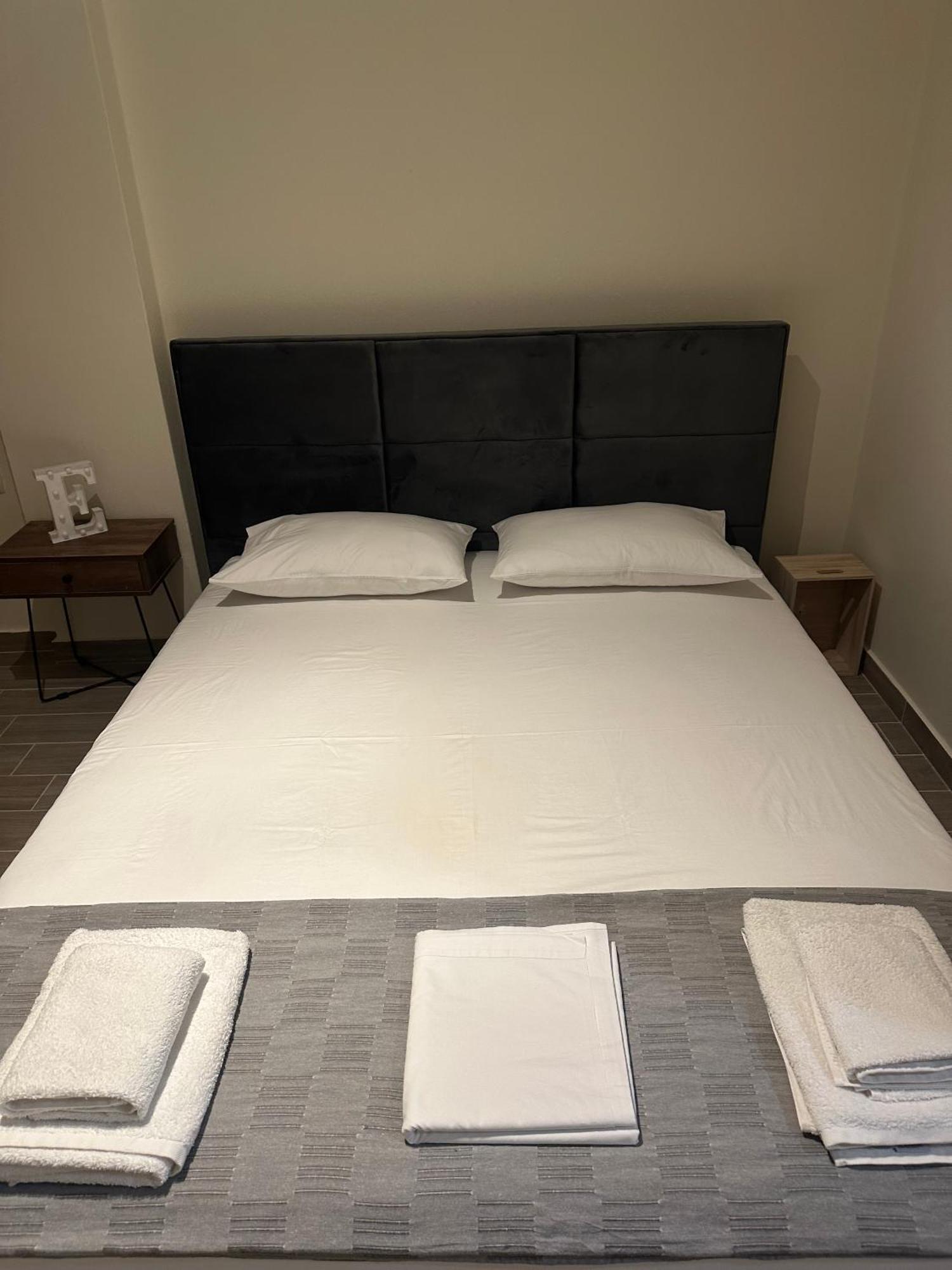Kinfeels' Downtown Apartment